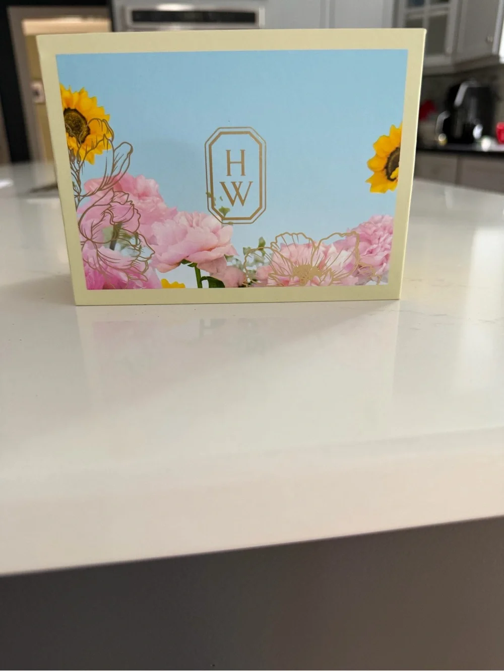 Harry Winston loose leaf tea Gift Set in Pastel Blue and Yellow